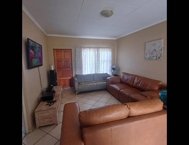 2 BEDROOM TOWNHOUSE RENTED IN RIVERSDALE